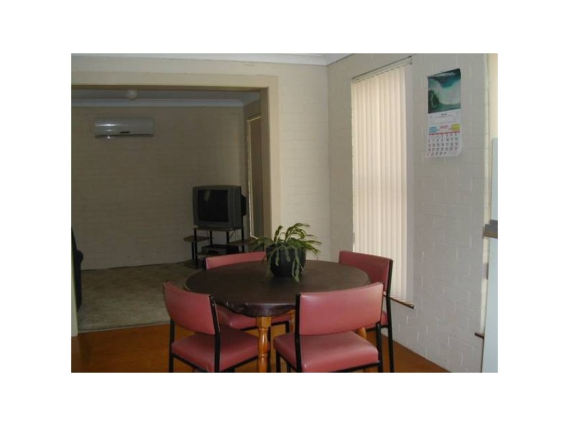 2 Farrer Street, Cowra NSW 2794