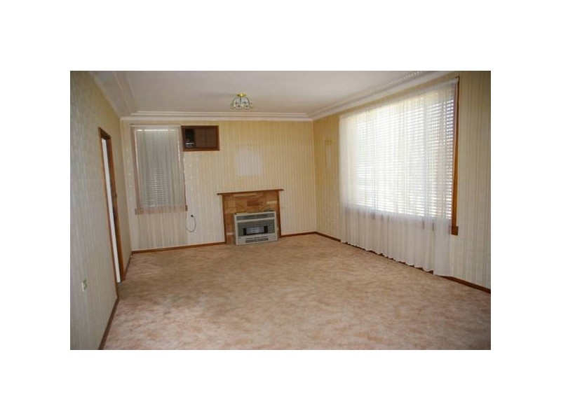 12 Myall Street, Cowra NSW 2794