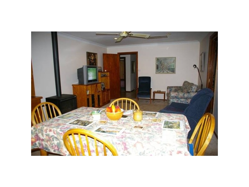 36 Nambucca Circuit, Cowra NSW 2794