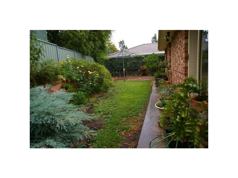 36 Nambucca Circuit, Cowra NSW 2794