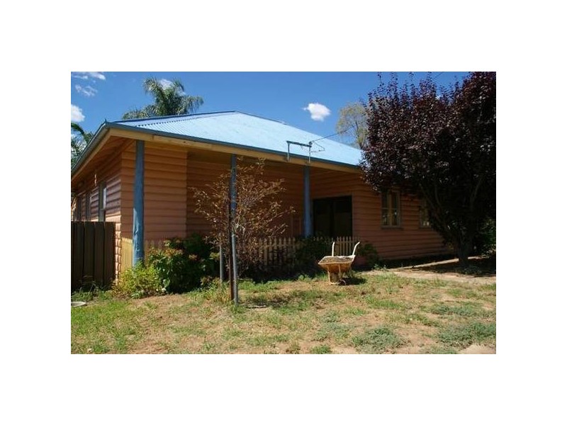 2 Main Street, Gooloogong NSW 2805