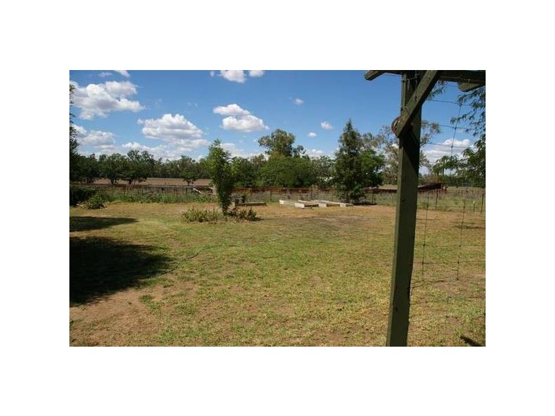 2 Main Street, Gooloogong NSW 2805