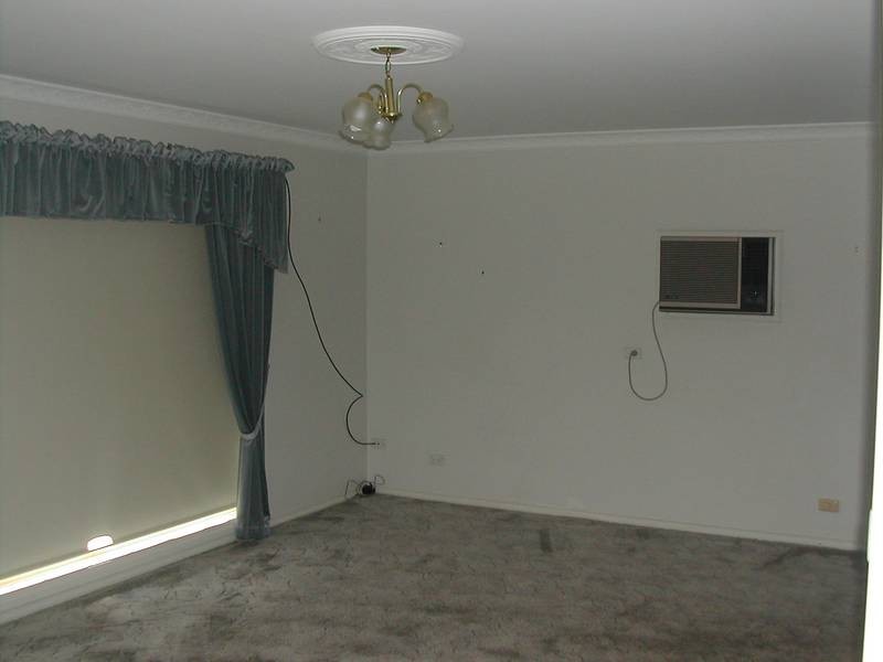 2/16 Echuca Place, Cowra NSW 2794