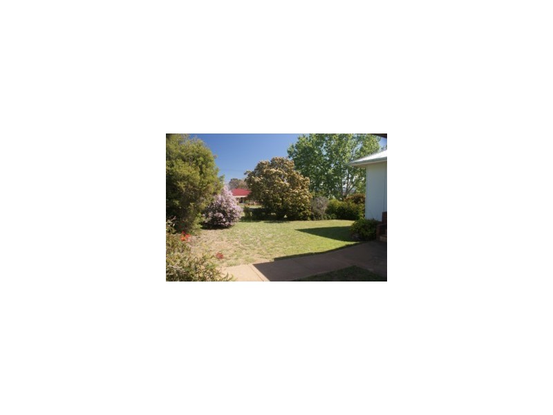 28 Macassar Street, Cowra NSW 2794