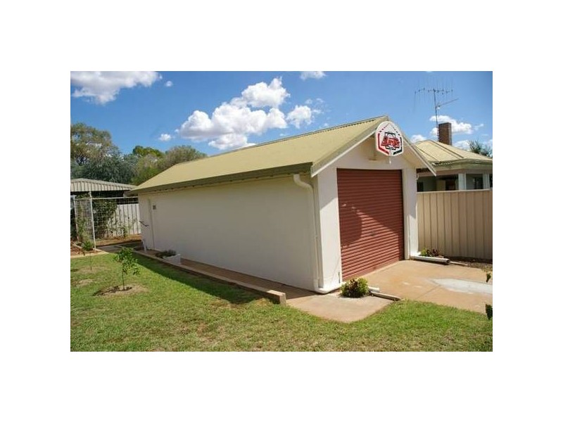 36 Lachlan Street, Cowra NSW 2794