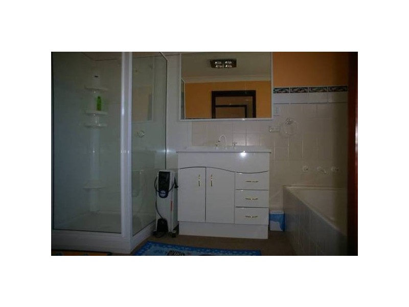 16 Flint Street, Cowra NSW 2794