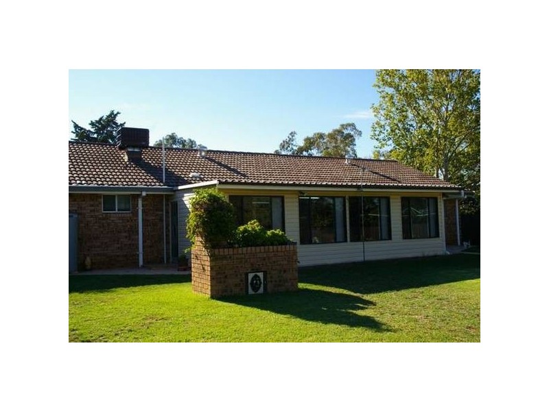 16 Flint Street, Cowra NSW 2794