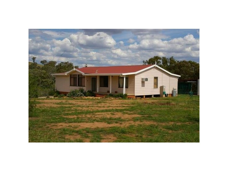 10 Valley View Road, Cowra NSW 2794