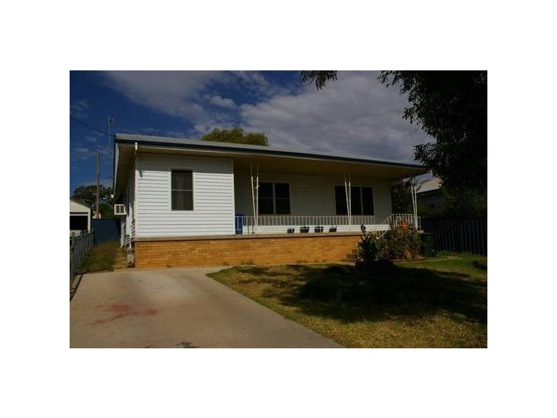 11 Nelson Street, Cowra NSW 2794