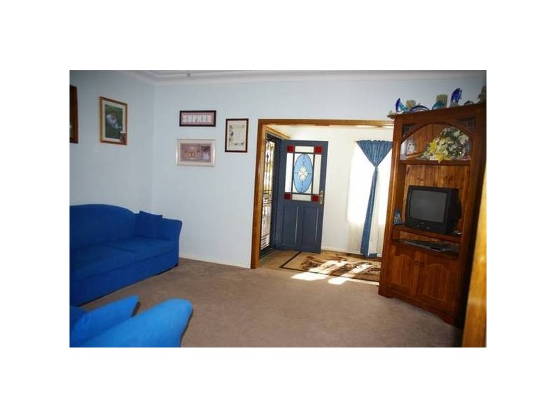 11 Nelson Street, Cowra NSW 2794
