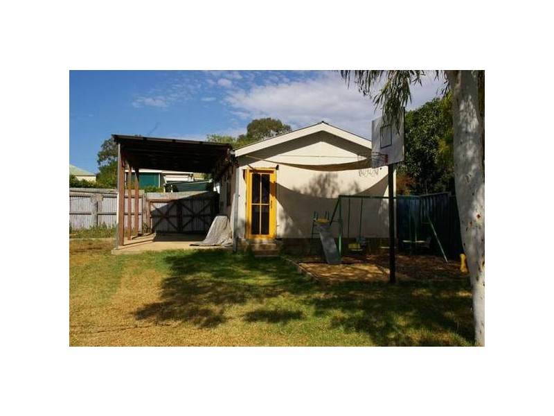 11 Nelson Street, Cowra NSW 2794