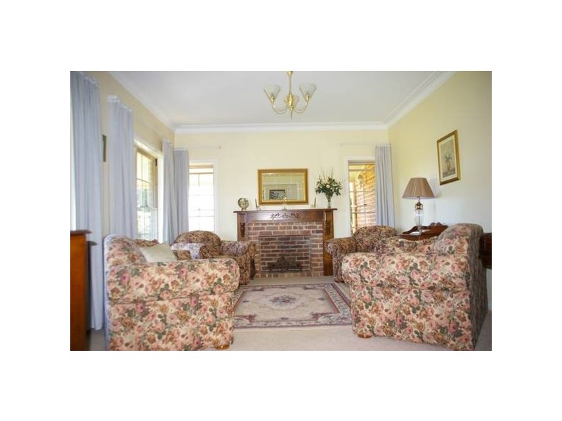 143 Doncaster Drive, Cowra NSW 2794