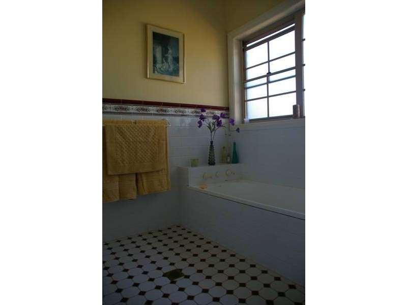 143 Doncaster Drive, Cowra NSW 2794