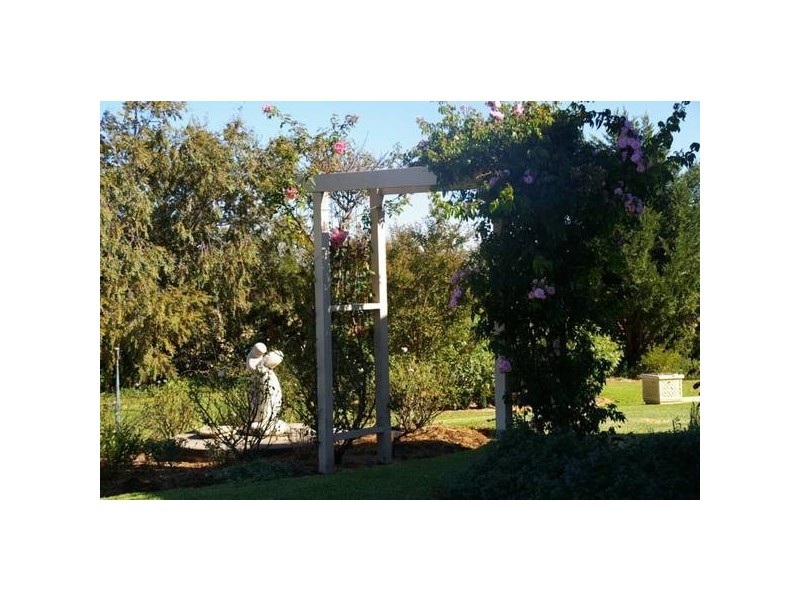 143 Doncaster Drive, Cowra NSW 2794