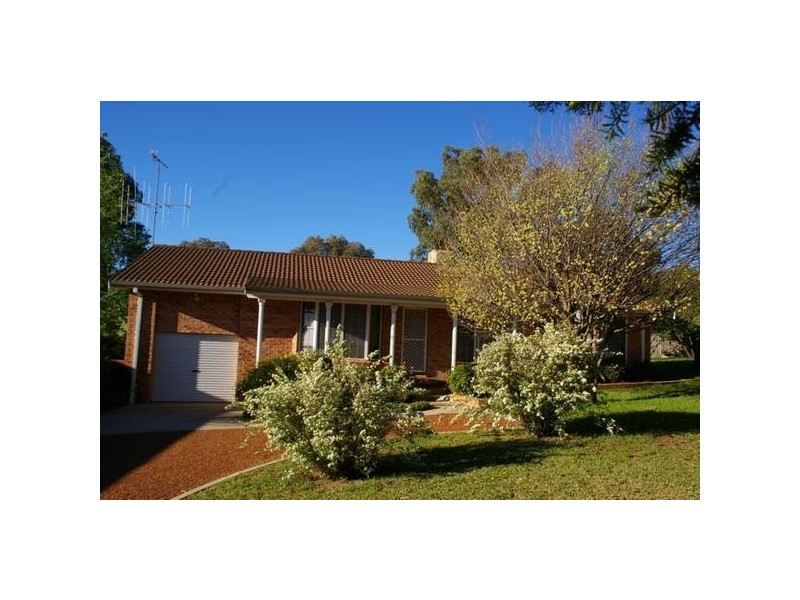 4 Yarrawonga Crescent, Cowra NSW 2794