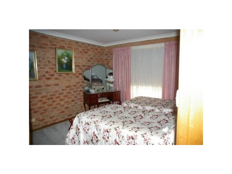 4 Yarrawonga Crescent, Cowra NSW 2794