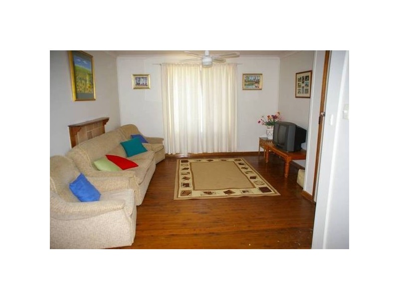 84 Kite Street, Cowra NSW 2794