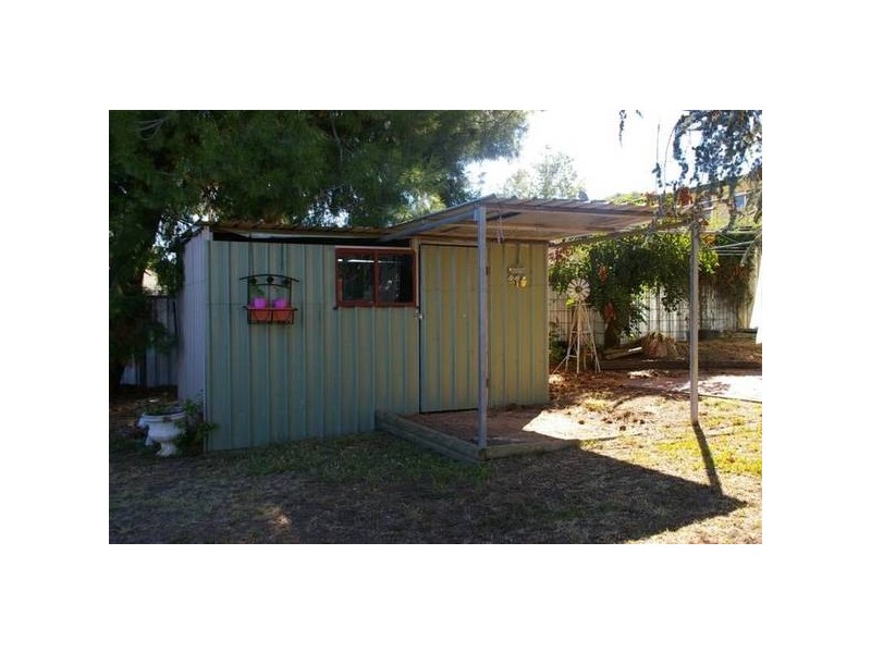 84 Kite Street, Cowra NSW 2794