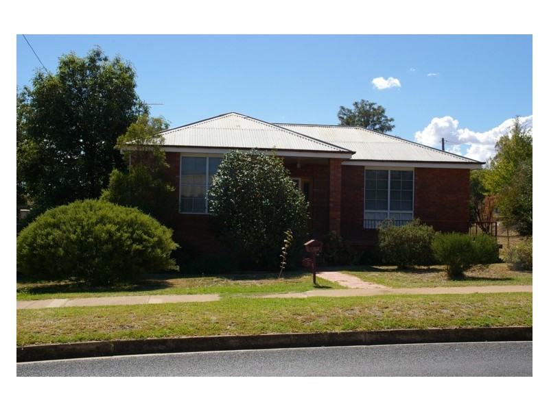 16 Myall Street, Cowra NSW 2794