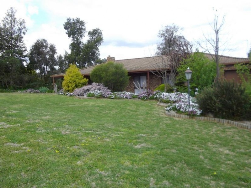 51 Dawson Drive, Cowra NSW 2794