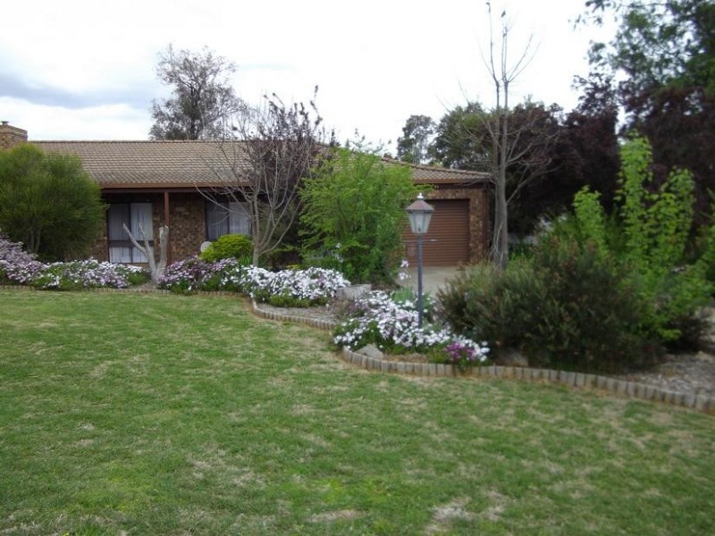 51 Dawson Drive, Cowra NSW 2794
