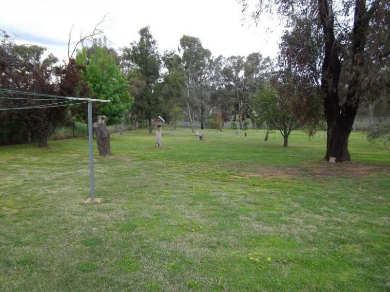 51 Dawson Drive, Cowra NSW 2794