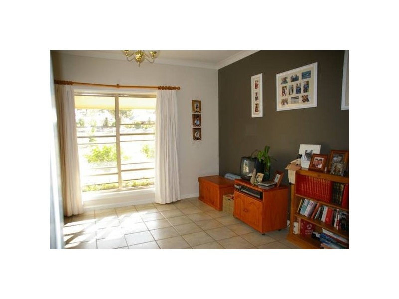15 Battalion Drive, Cowra NSW 2794