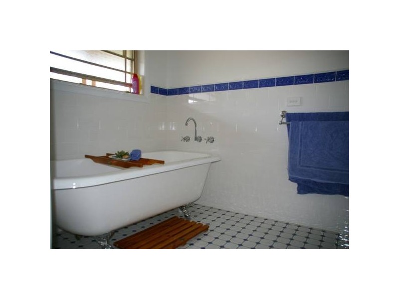 15 Battalion Drive, Cowra NSW 2794