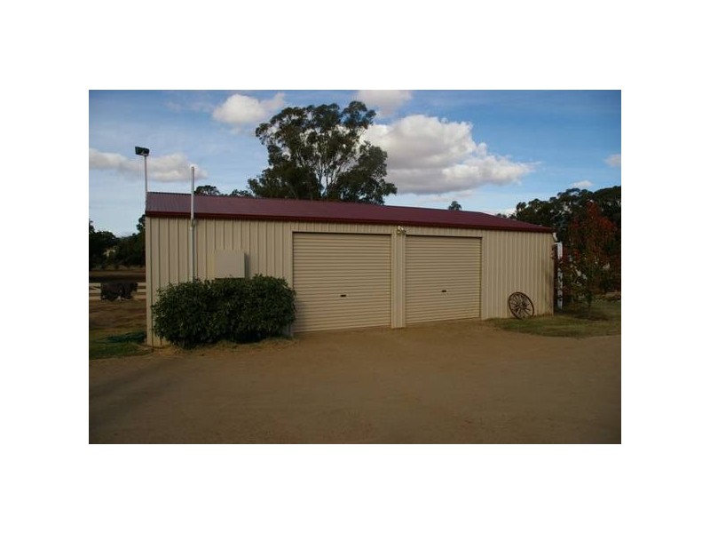15 Battalion Drive, Cowra NSW 2794