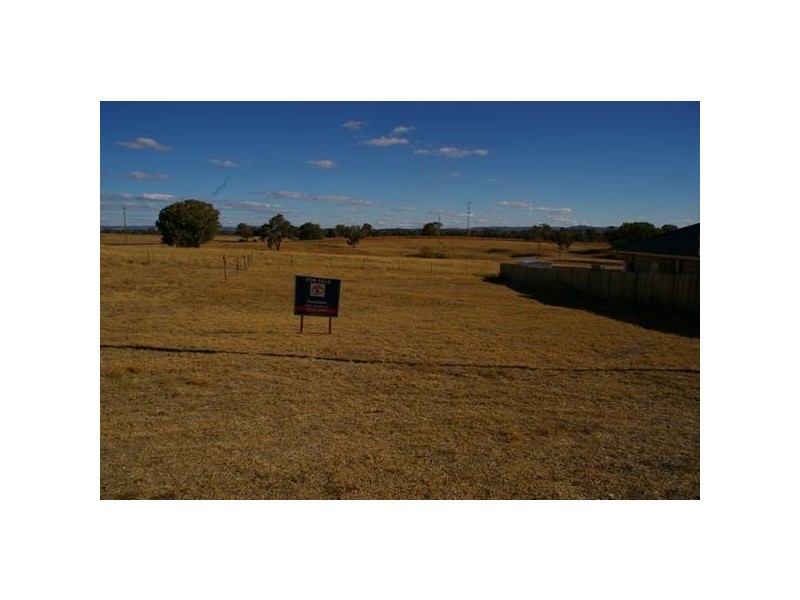 8 Taragala Street, Cowra NSW 2794