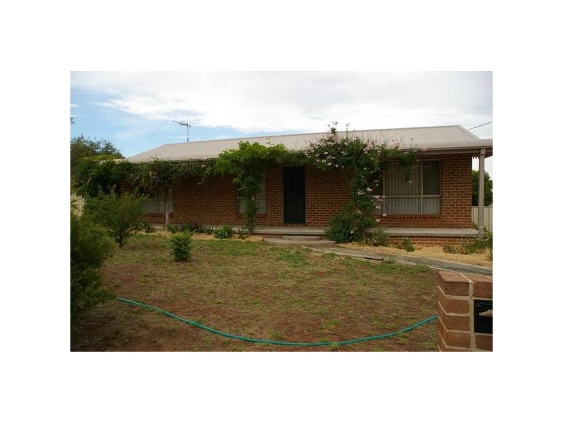 22 Taragala Street, Cowra NSW 2794