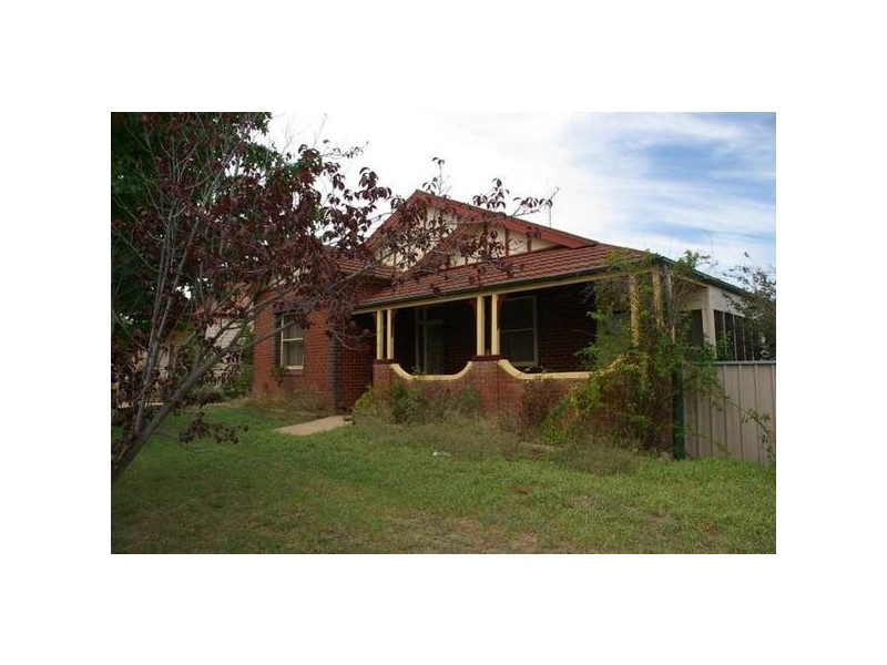 15 Brougham Street, Cowra NSW 2794