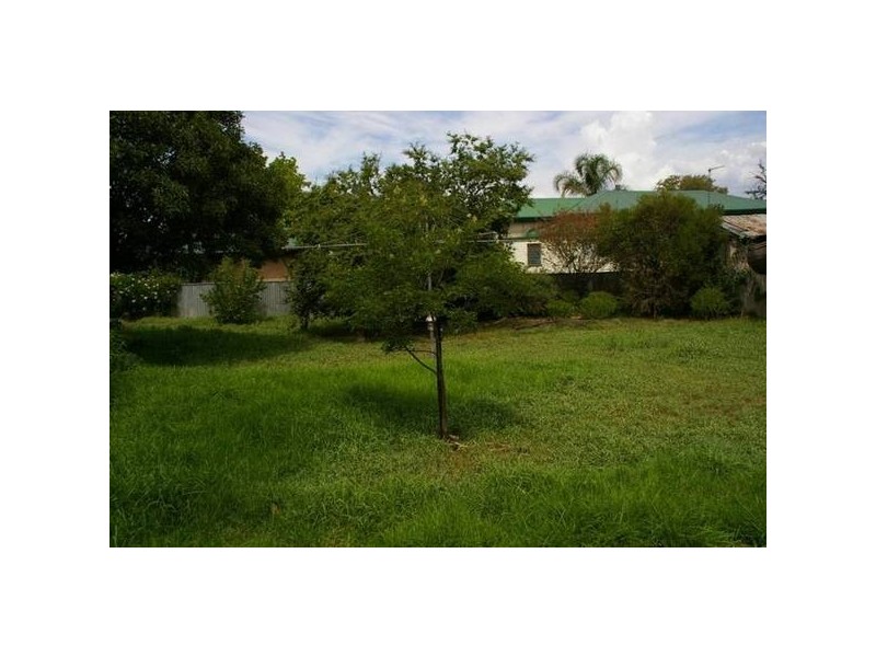15 Brougham Street, Cowra NSW 2794