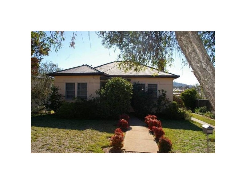 10 Whitby Street, Cowra NSW 2794