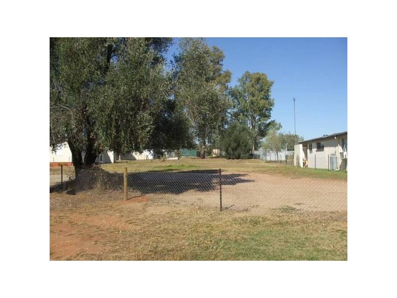 9 Neila Street, Cowra NSW 2794
