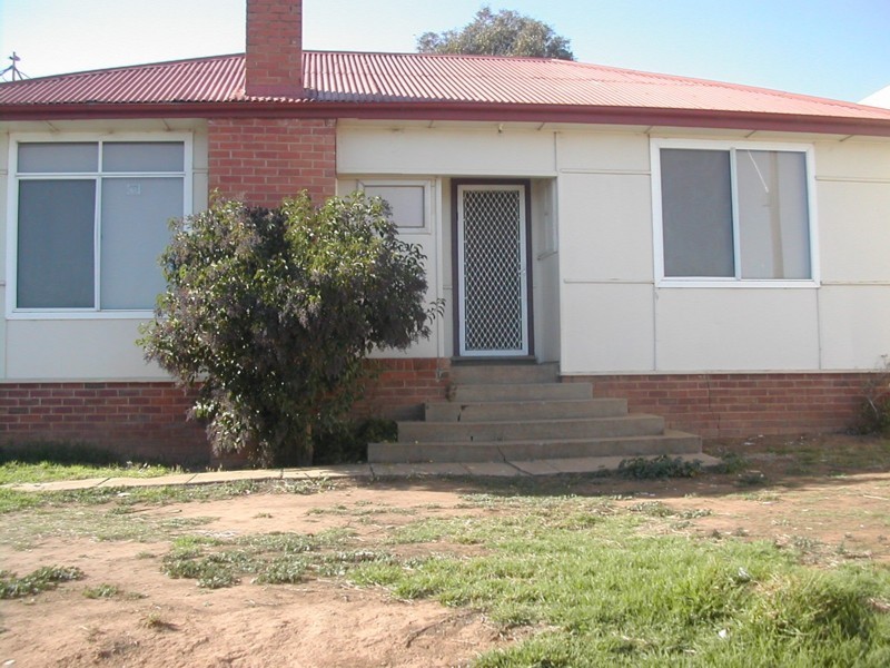 29 Redfern Street, Cowra NSW 2794