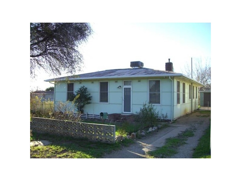 18 Whitby Street, Cowra NSW 2794