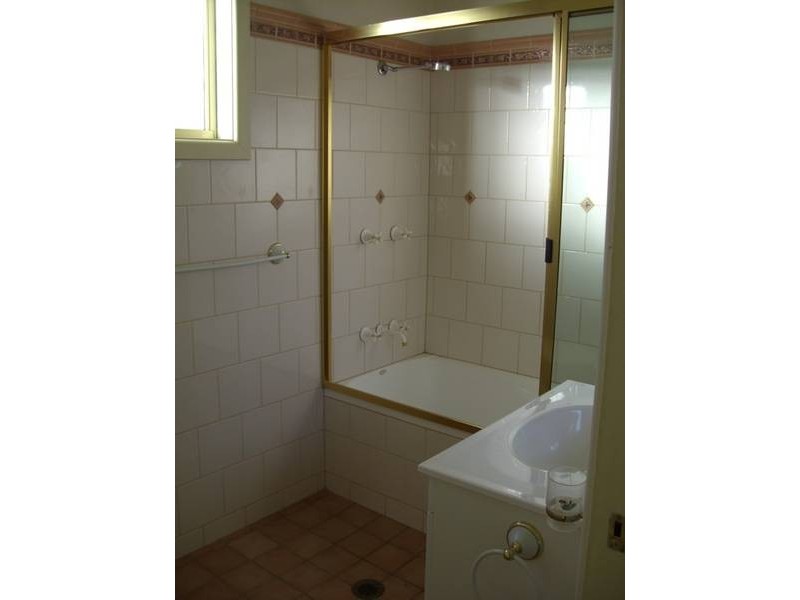 18 Whitby Street, Cowra NSW 2794