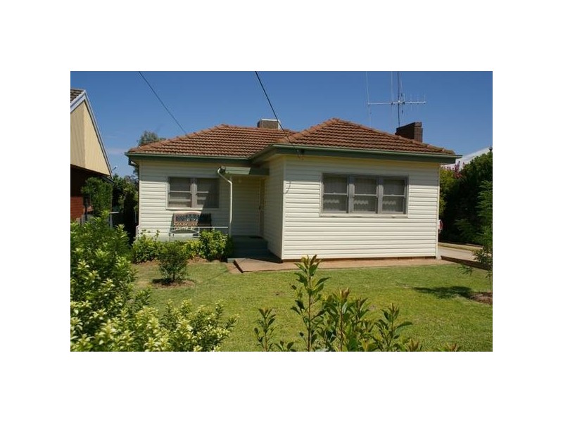 18 Wellington Street, Cowra NSW 2794