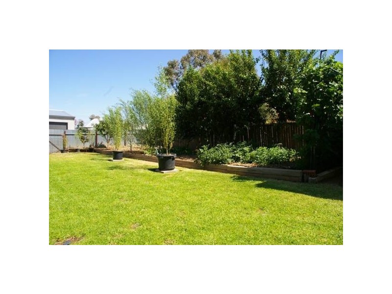18 Wellington Street, Cowra NSW 2794