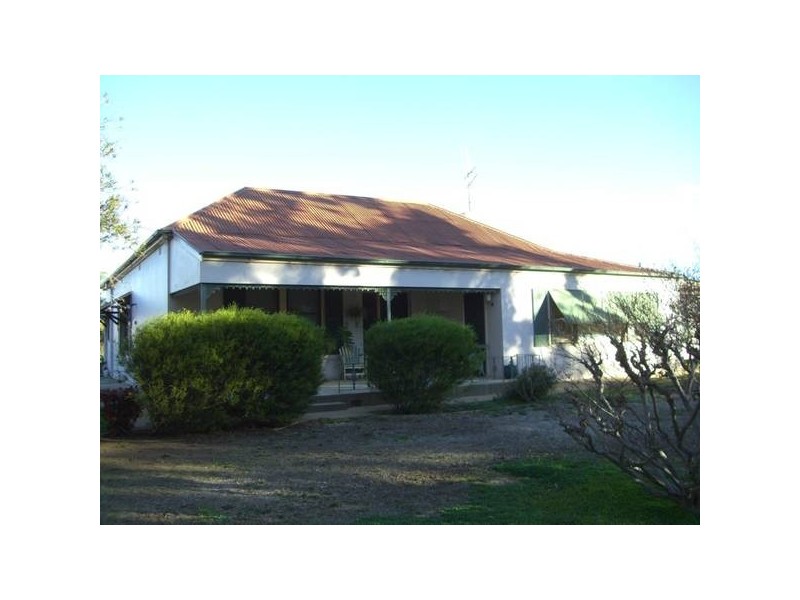 80 Grenfell Road, Cowra NSW 2794