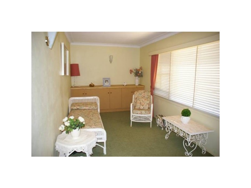 80 Grenfell Road, Cowra NSW 2794