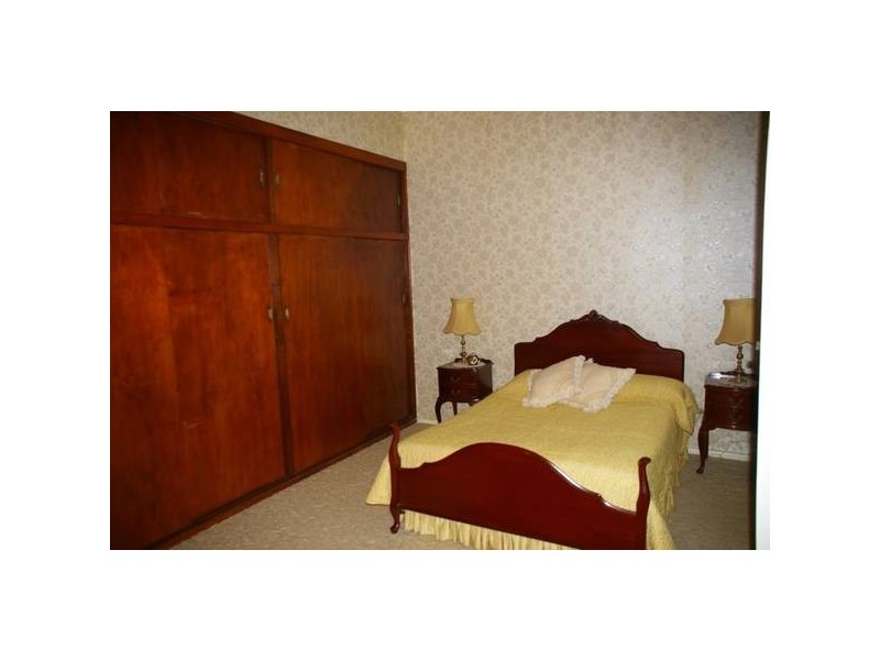 80 Grenfell Road, Cowra NSW 2794