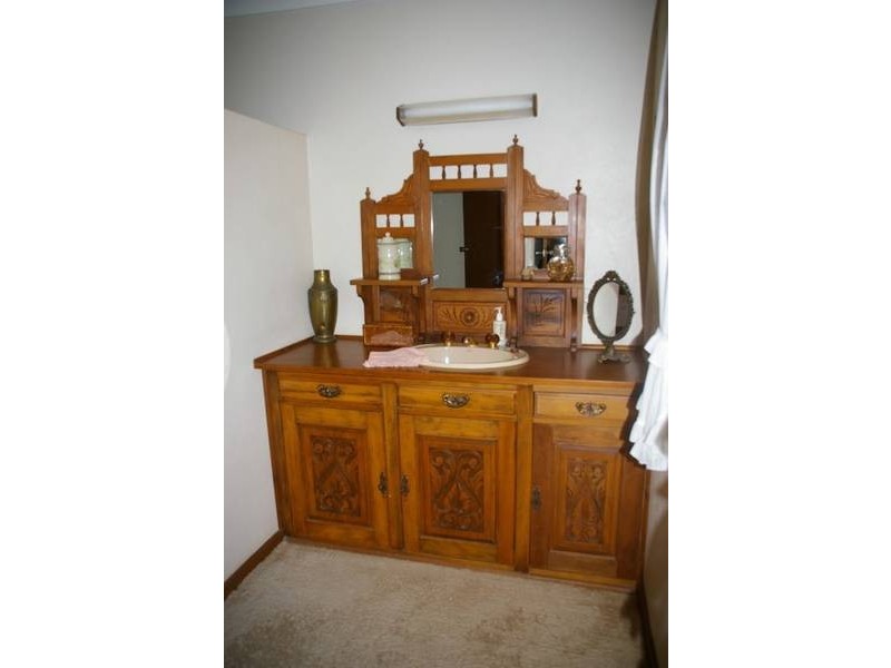 80 Grenfell Road, Cowra NSW 2794