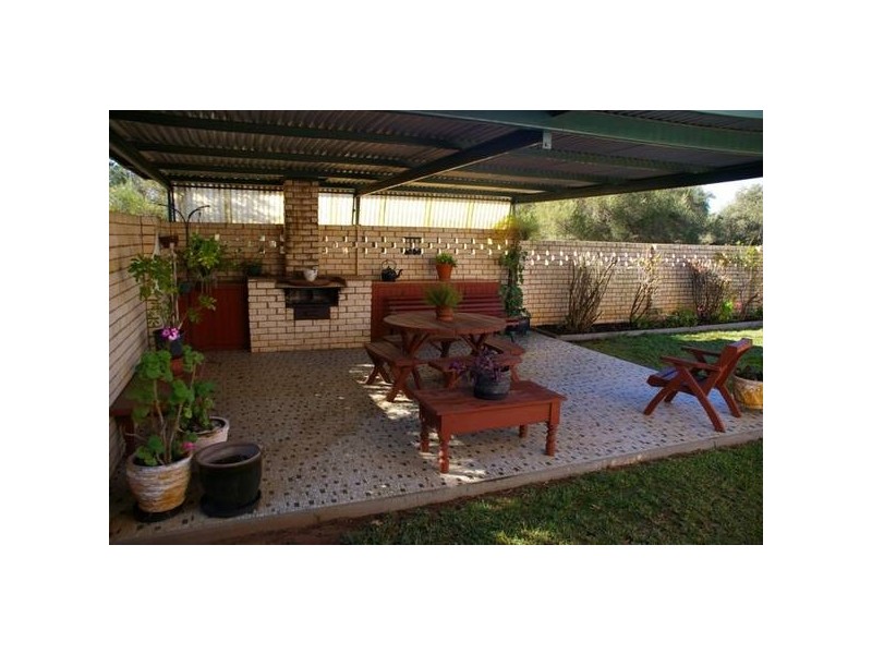 80 Grenfell Road, Cowra NSW 2794