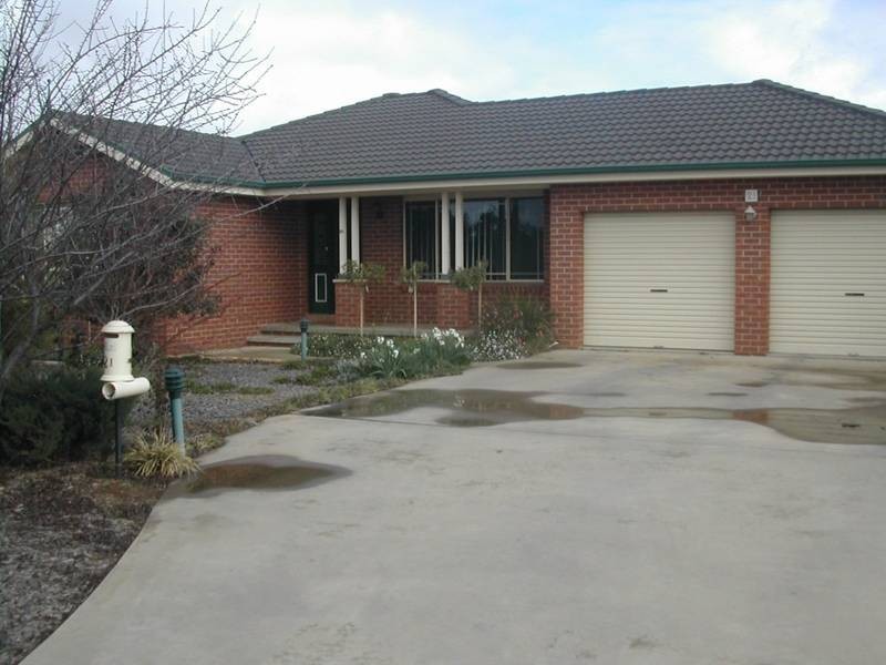 21 Hartley Street, Cowra NSW 2794