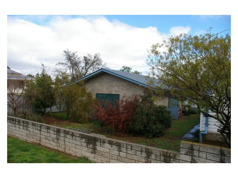 54 Darling Avenue, Cowra NSW 2794