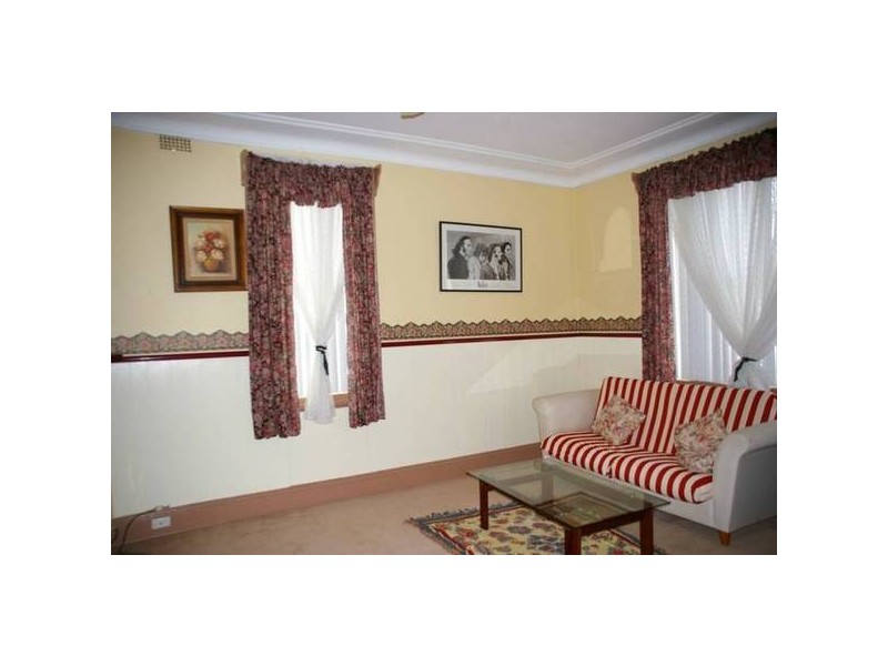 2 Parkes Street, Cowra NSW 2794