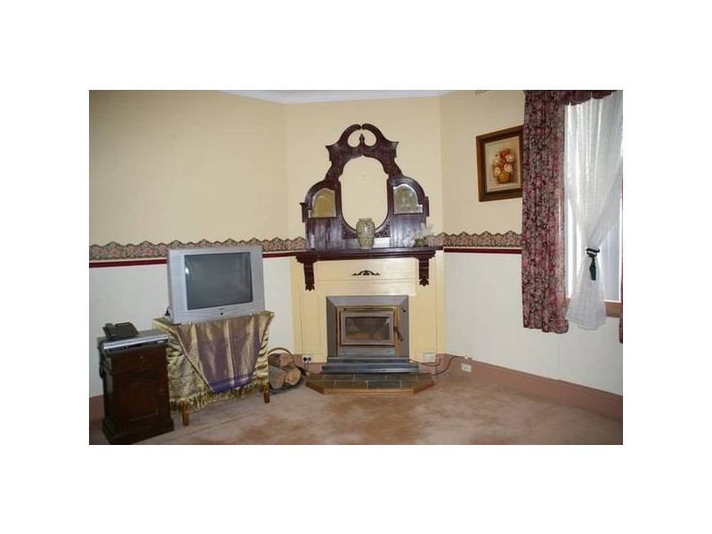 2 Parkes Street, Cowra NSW 2794