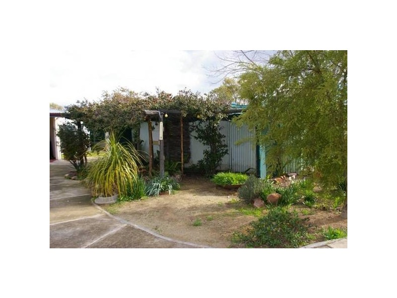 2 Parkes Street, Cowra NSW 2794